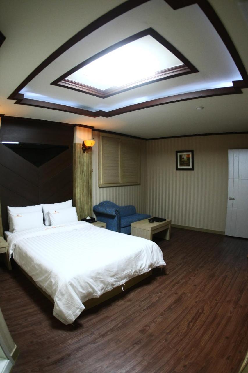 Metro Pol Tourist Hotel Pyeongtaek Quarto foto