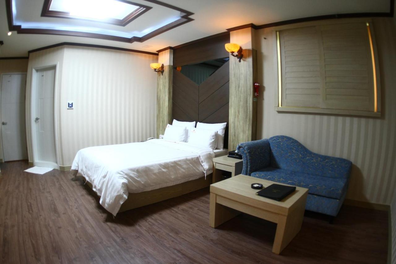 Metro Pol Tourist Hotel Pyeongtaek Quarto foto