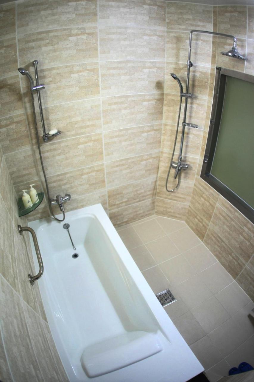 Metro Pol Tourist Hotel Pyeongtaek Quarto foto